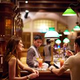 Singapore Sling in der "Long Bar"