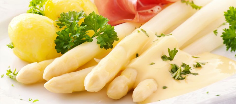 Spargel mit Sauce Hollandaise - [ESSEN UND TRINKEN]