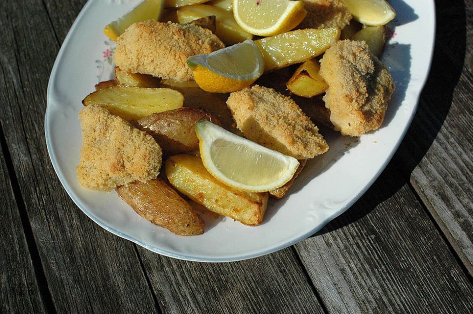 Heiß und fettig: Die typischen "Fish & Chips" sollten Sie trotzdem probieren. Heiß und fettig: Die typischen "Fish & Chips" sollten Sie trotzdem probieren.