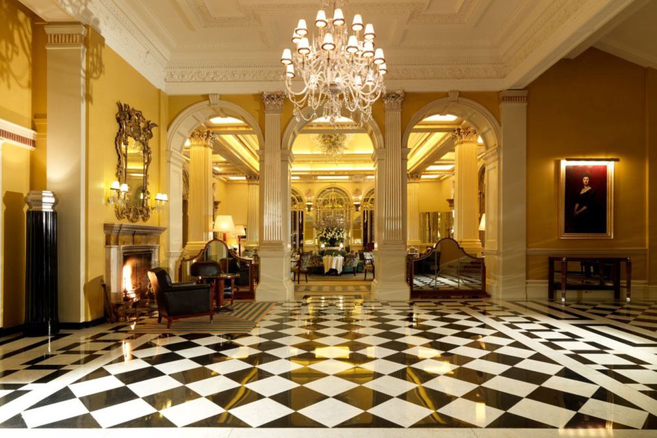 Luxuriöser Empfang: Die Eingangshalle des Hotels "Claridge's"