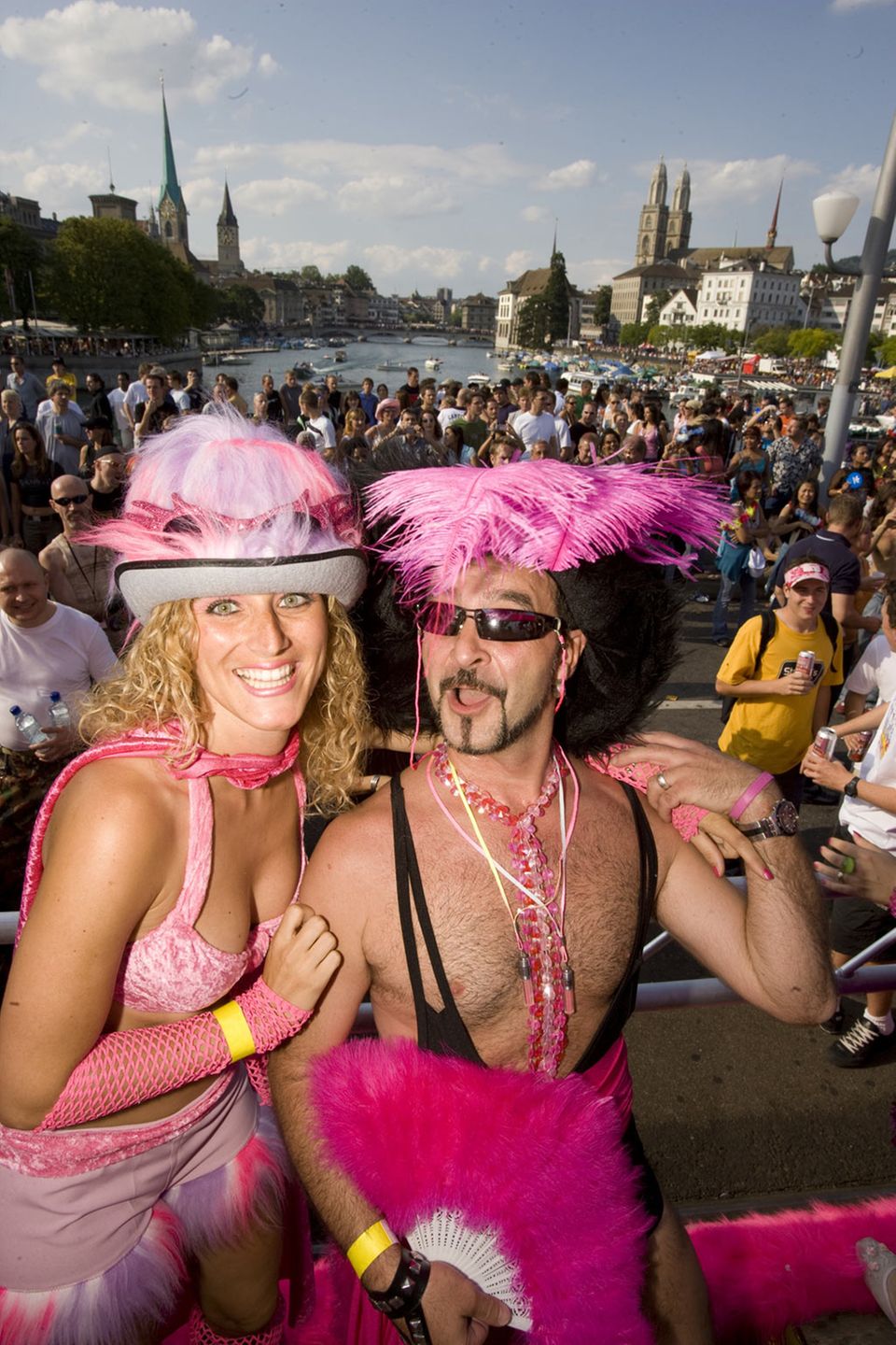 Die Street Parade zieht Techno-Fans aus aller Welt an Die Street Parade zieht Techno-Fans aus aller Welt an