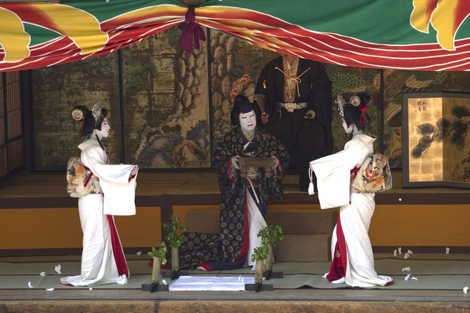 Kabuki, traditionelles japanisches Theater, ist ein eindrückliches Erlebnis Kabuki, traditionelles japanisches Theater, ist ein eindrückliches Erlebnis