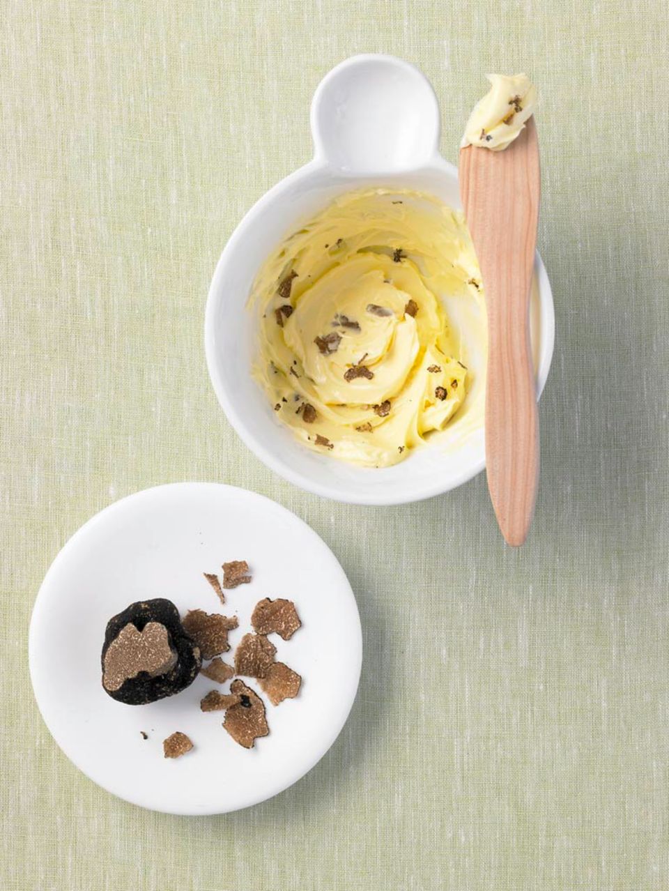 Butter mit frischen Trüffeln. Butter mit frischen Trüffeln.