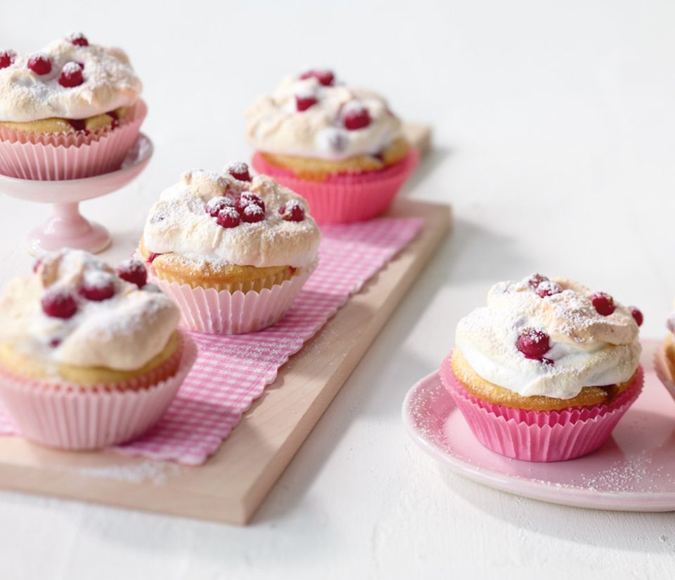 Backen im Kleinformat: Beeren lassen sich auch wunderbar für Muffins verwenden Backen im Kleinformat: Beeren lassen sich auch wunderbar für Muffins verwenden