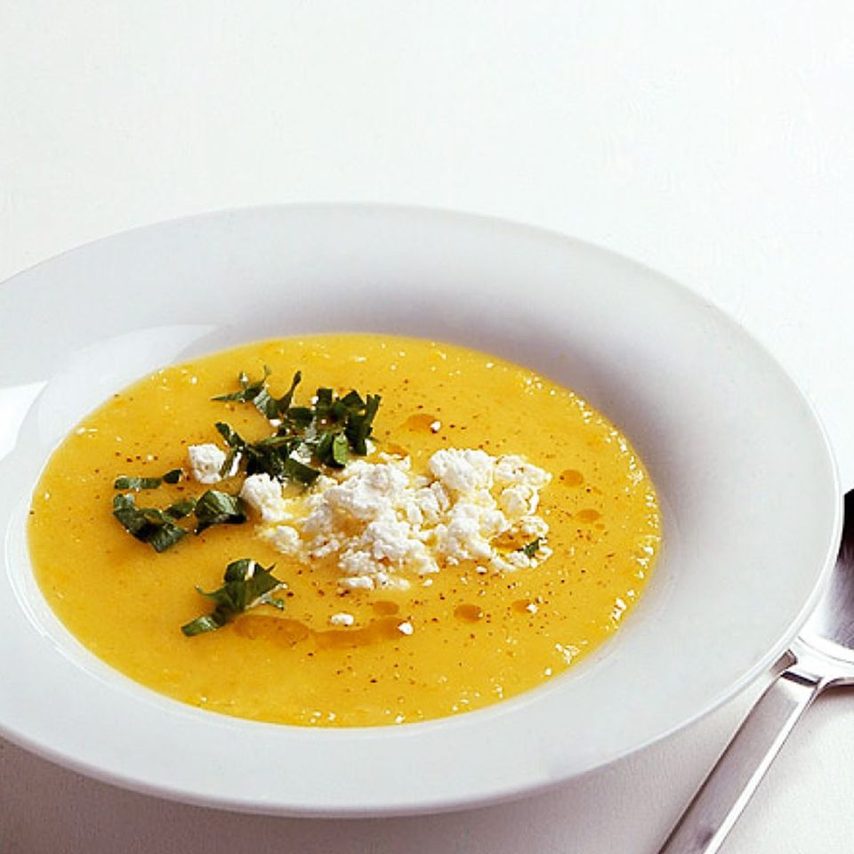 Melonensuppe mit Schafskäse Melonensuppe mit Schafskäse