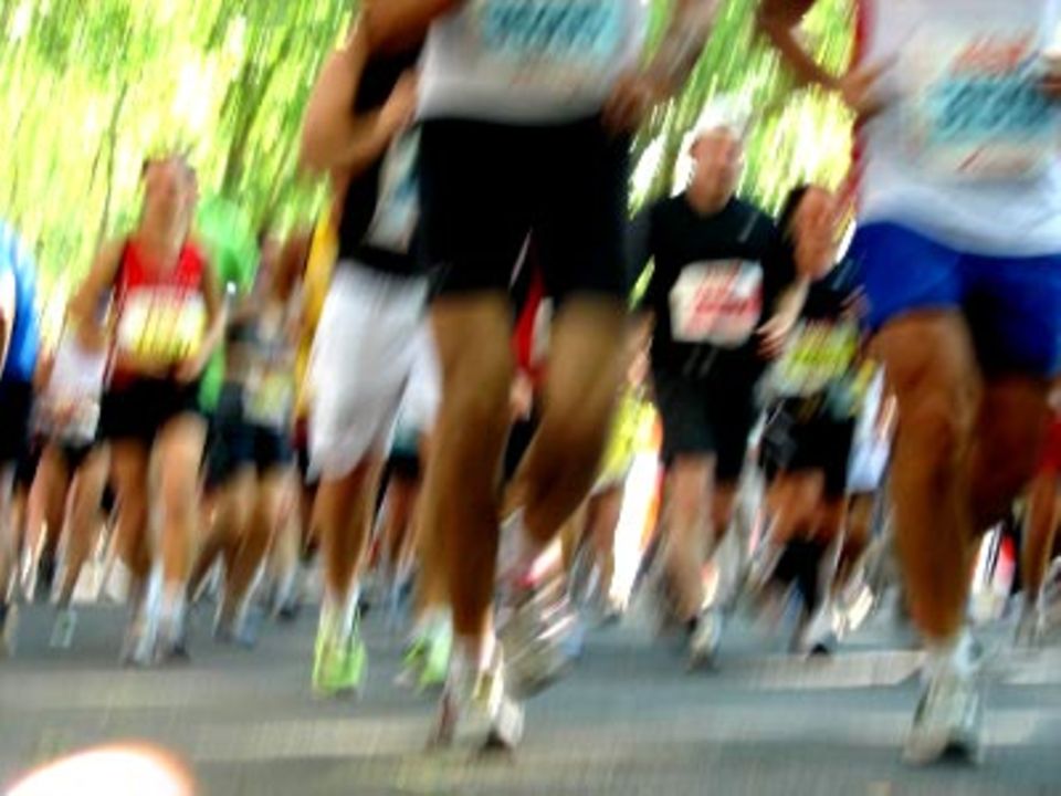 Effektives Lauftraining mit guter Ernährung. Effektives Lauftraining mit guter Ernährung.