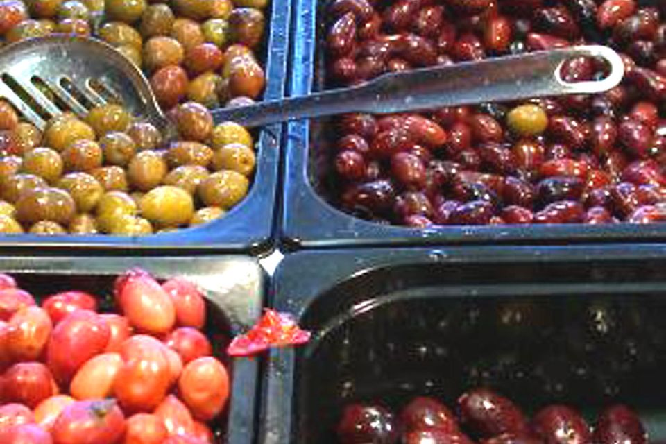 Oliven gibt es in den unterschiedlichsten Farben und Größen