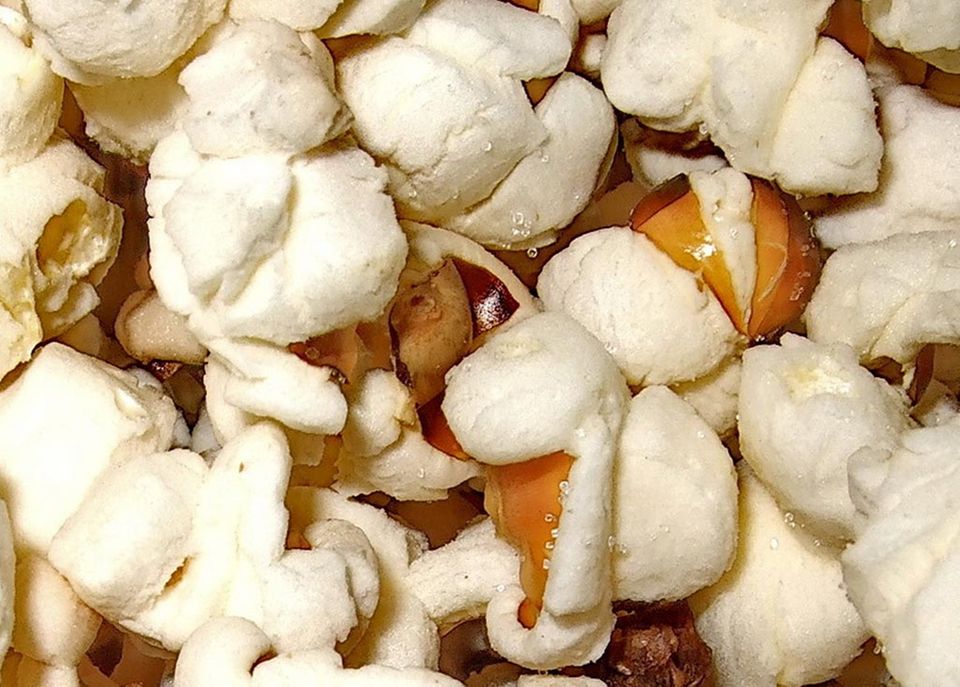 Popcorn aus Puffmais Popcorn aus Puffmais