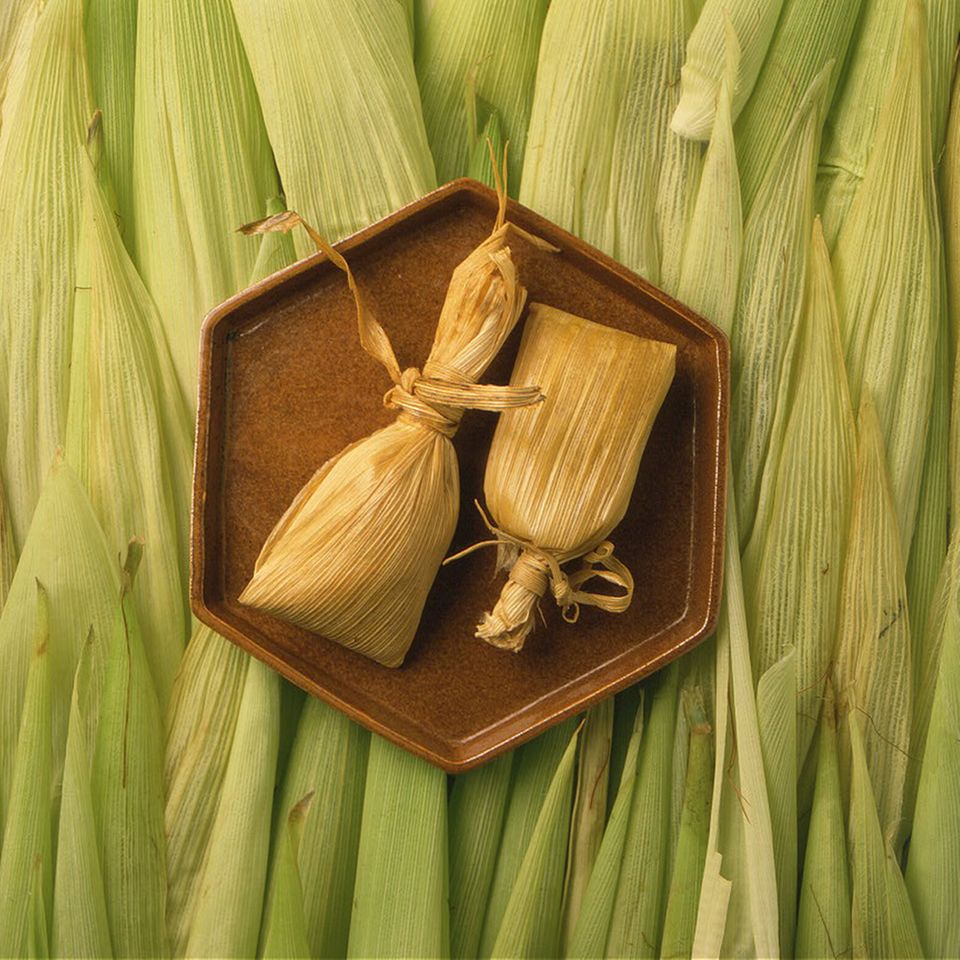 Gut verpackt: Tamales, eine Spezialität aus Maismehl Gut verpackt: Tamales, eine Spezialität aus Maismehl