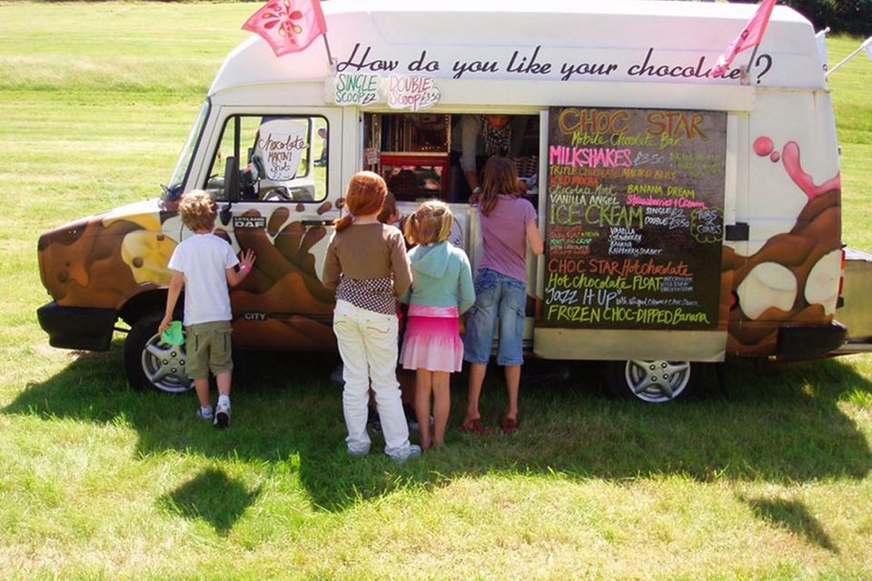 Kinder lieben den Choc Star-Bus von Petra Barran Kinder lieben den Choc Star-Bus von Petra Barran