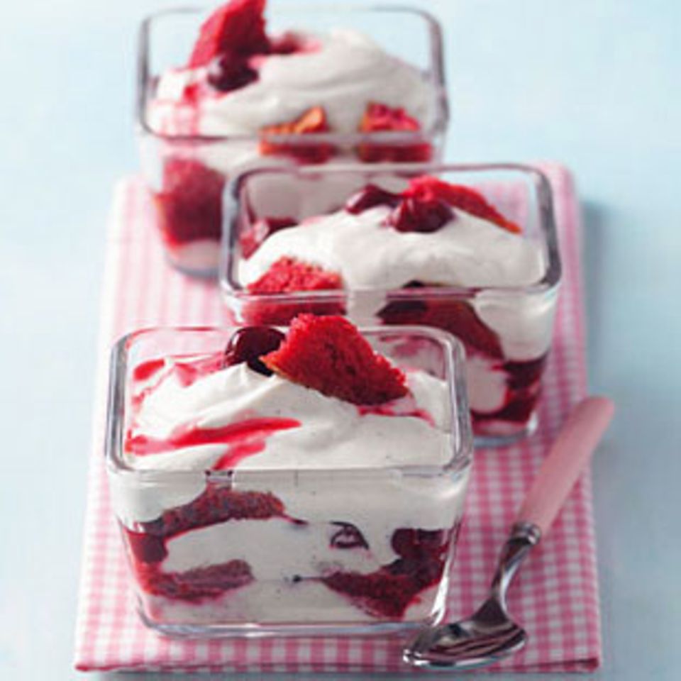 Trifle mit Sauerkirschen Trifle mit Sauerkirschen