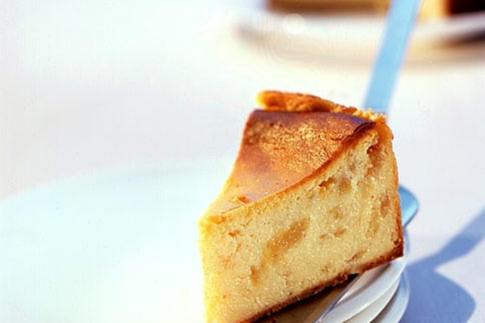 Käsekuchen mit Apfelmus.