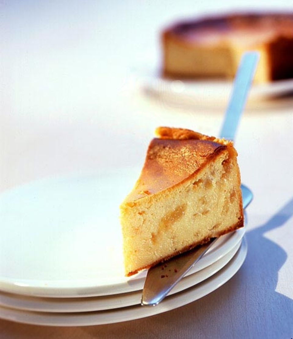 Käsekuchen mit Apfelmus. Käsekuchen mit Apfelmus.
