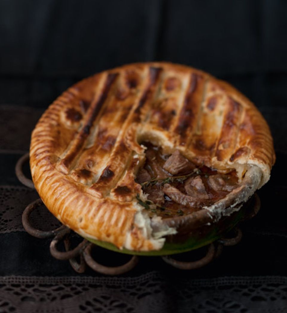 Der Inhalt der Pie versteckt sich unter einem Teigmantel Der Inhalt der Pie versteckt sich unter einem Teigmantel