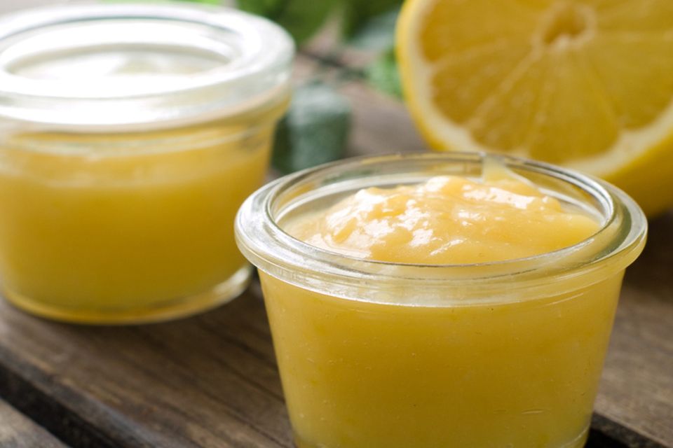 Lemon Curd schmeckt als Brotaufstrich, aber auch in Desserts