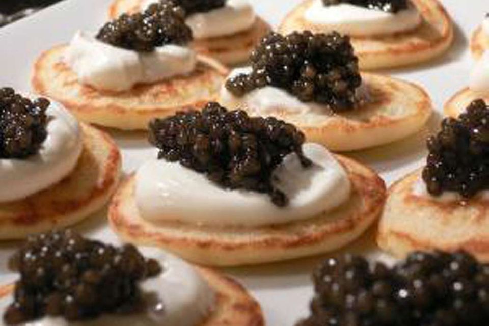 Silvesteressen: Kaviar auf Blinis