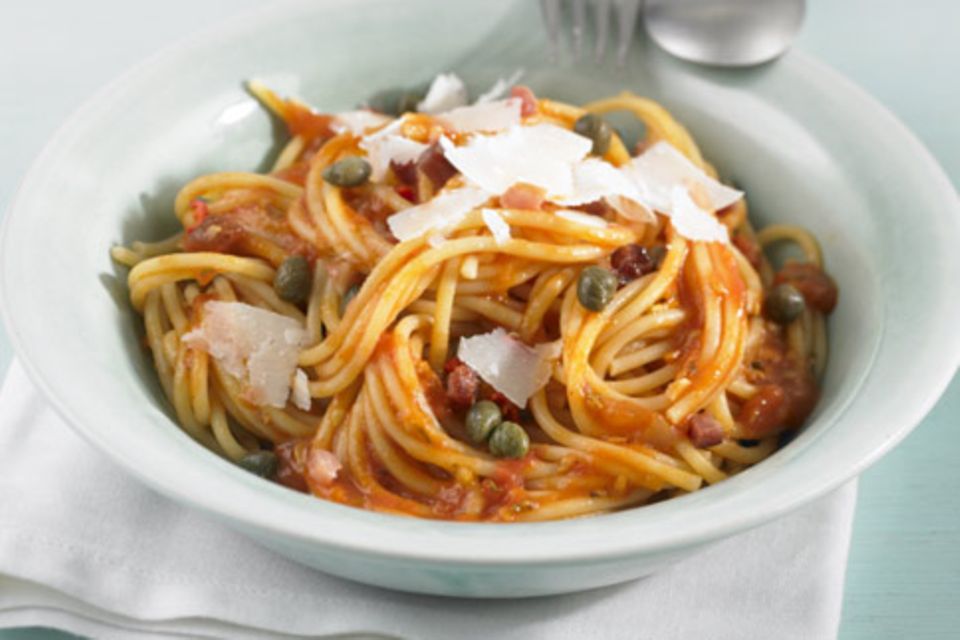 Pasta all'arrabbiata ist ein Klassiker der italienischen Küche