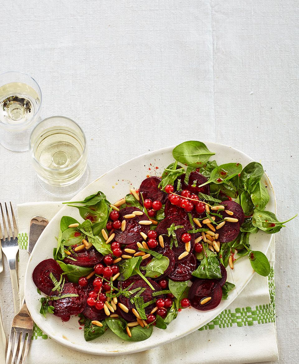 Rote-Bete-Salat mit Johannisbeer-Dressing Rote-Bete-Salat mit Johannisbeer-Dressing
