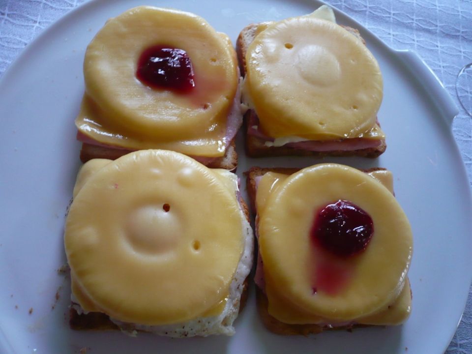 Klassiker nach Wilmenrod: Toast Hawaii Klassiker nach Wilmenrod: Toast Hawaii