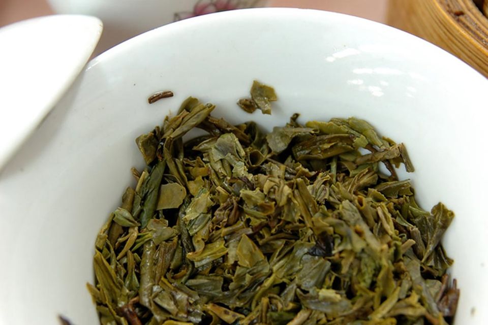 Longjing-Tee ist eine Spezialität der Zhejiang Küche
