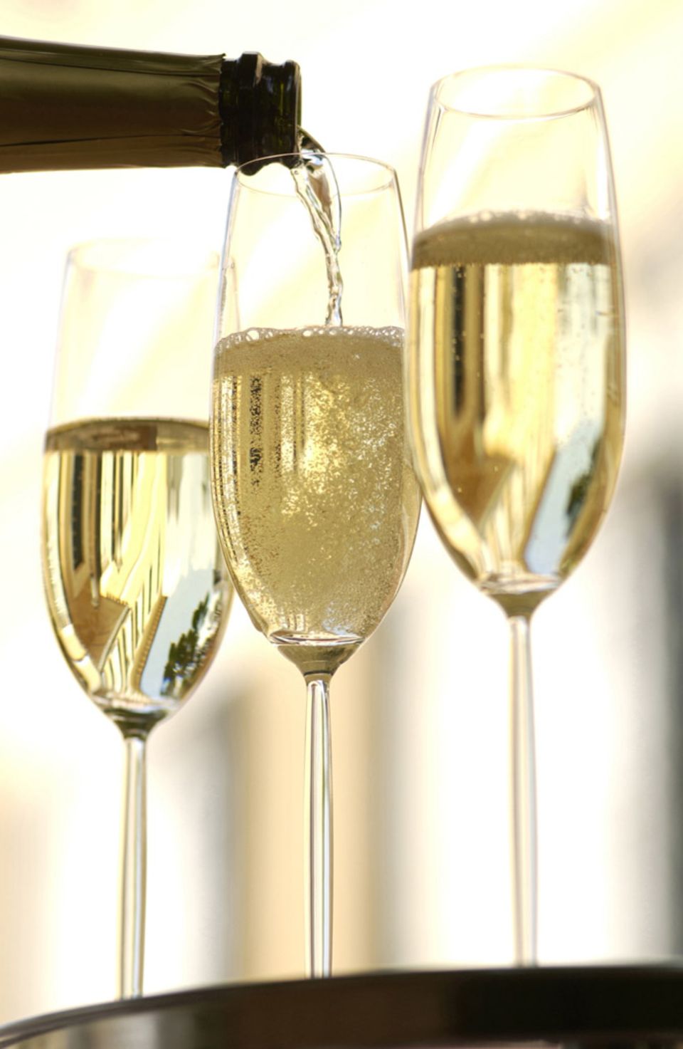 Feiern Sie im Mai mit prickelndem Sekt Feiern Sie im Mai mit prickelndem Sekt