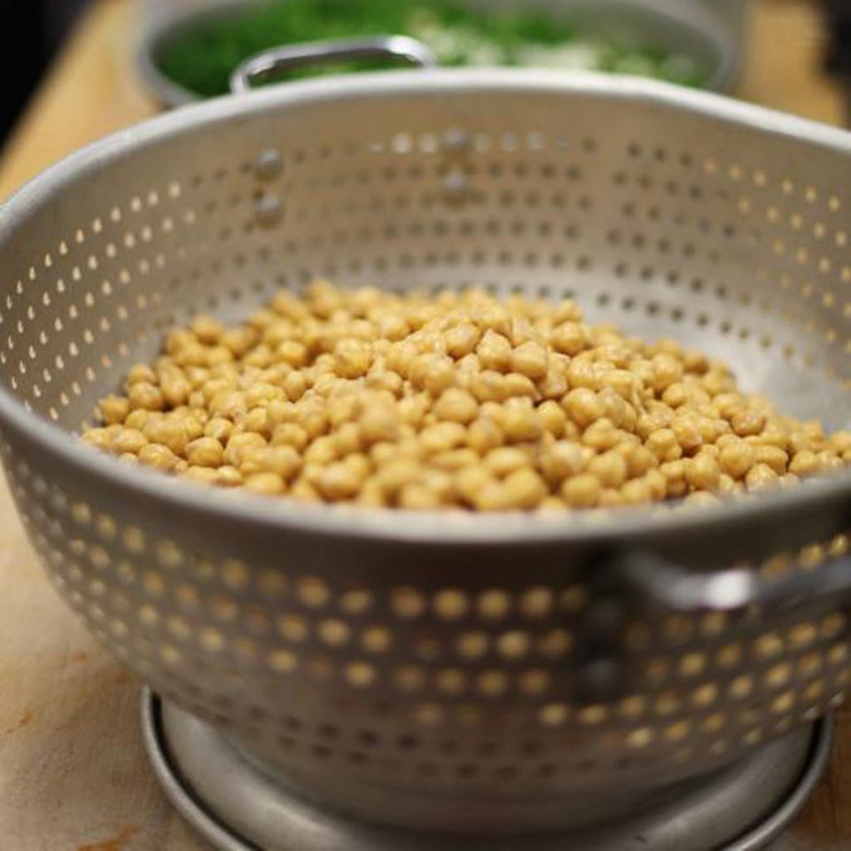 Basis für Falafel sind meist Kichererbsen Basis für Falafel sind meist Kichererbsen