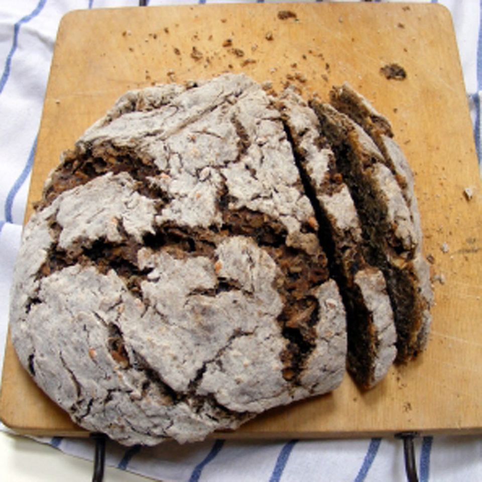 Frisches Vollkornbrot