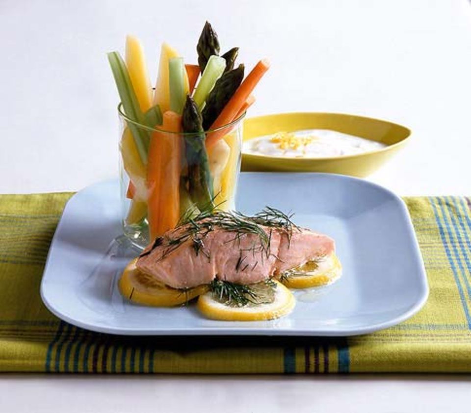 Gedämpfter Lachs mit Knoblauchquark Gedämpfter Lachs mit Knoblauchquark