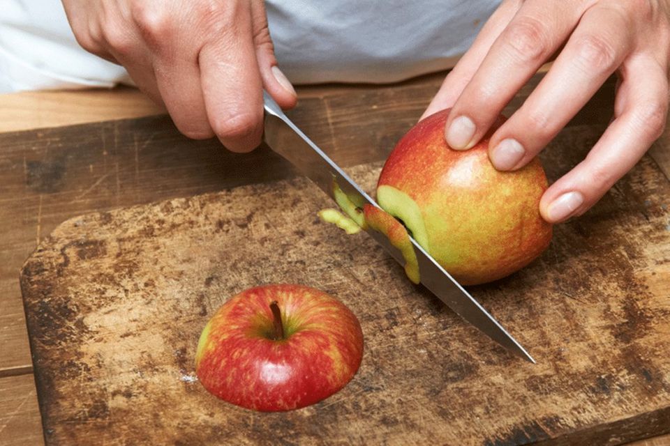 Apfel schneiden, damit sie besser stehen