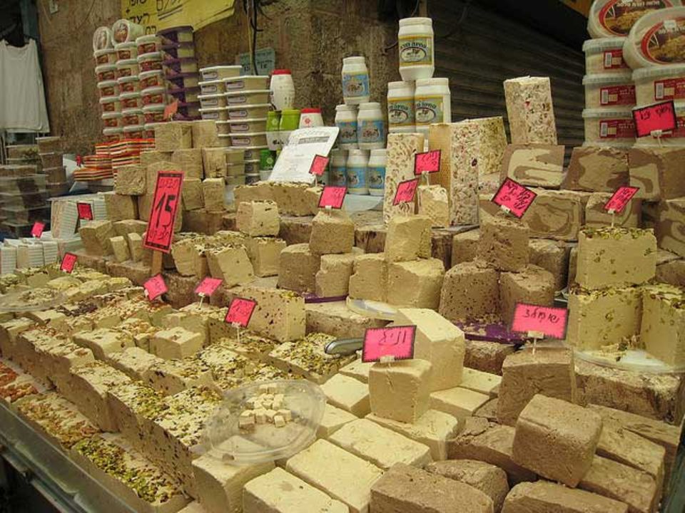 Typischer Halva-Marktstand Typischer Halva-Marktstand