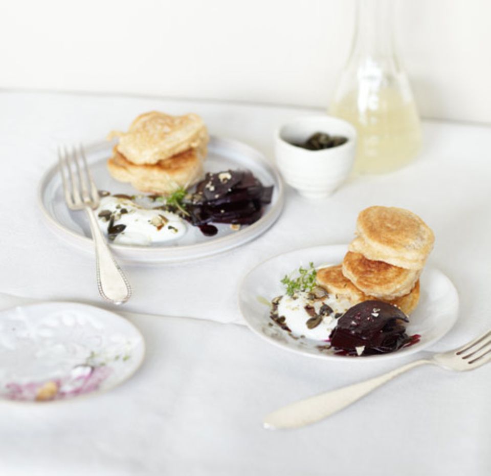 Blini: kleine Pfannkuchen aus Russland Blini: kleine Pfannkuchen aus Russland