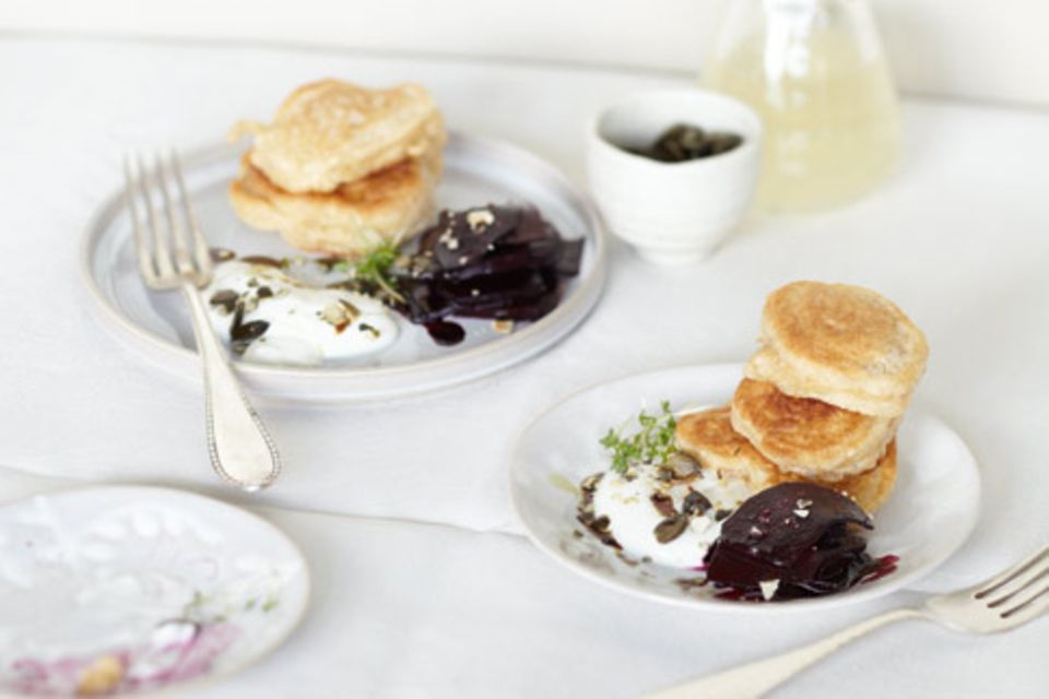 Blini: kleine Pfannkuchen aus Russland Blini: kleine Pfannkuchen aus Russland