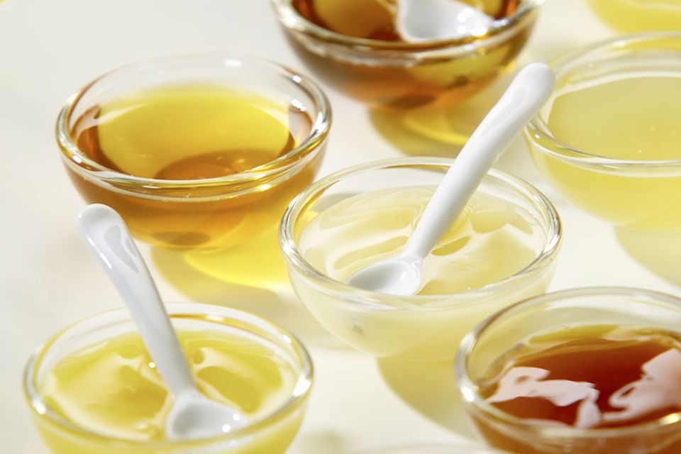 Honig gibt es in den unterschiedlichsten Farben und Aromanoten Honig gibt es in den unterschiedlichsten Farben und Aromanoten