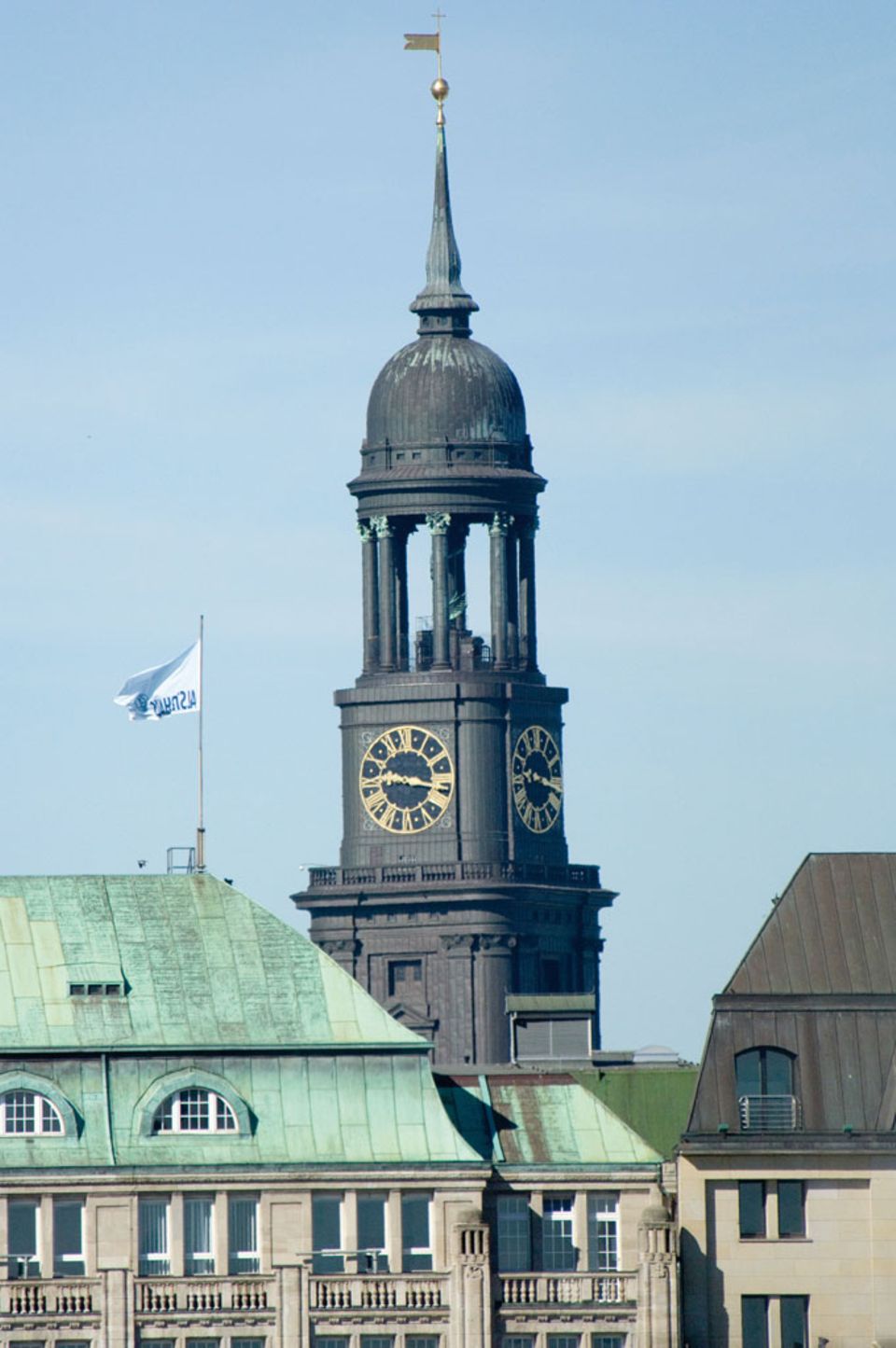 Öffentlich grillen, mit Blick auf den Hamburger Michel Öffentlich grillen, mit Blick auf den Hamburger Michel