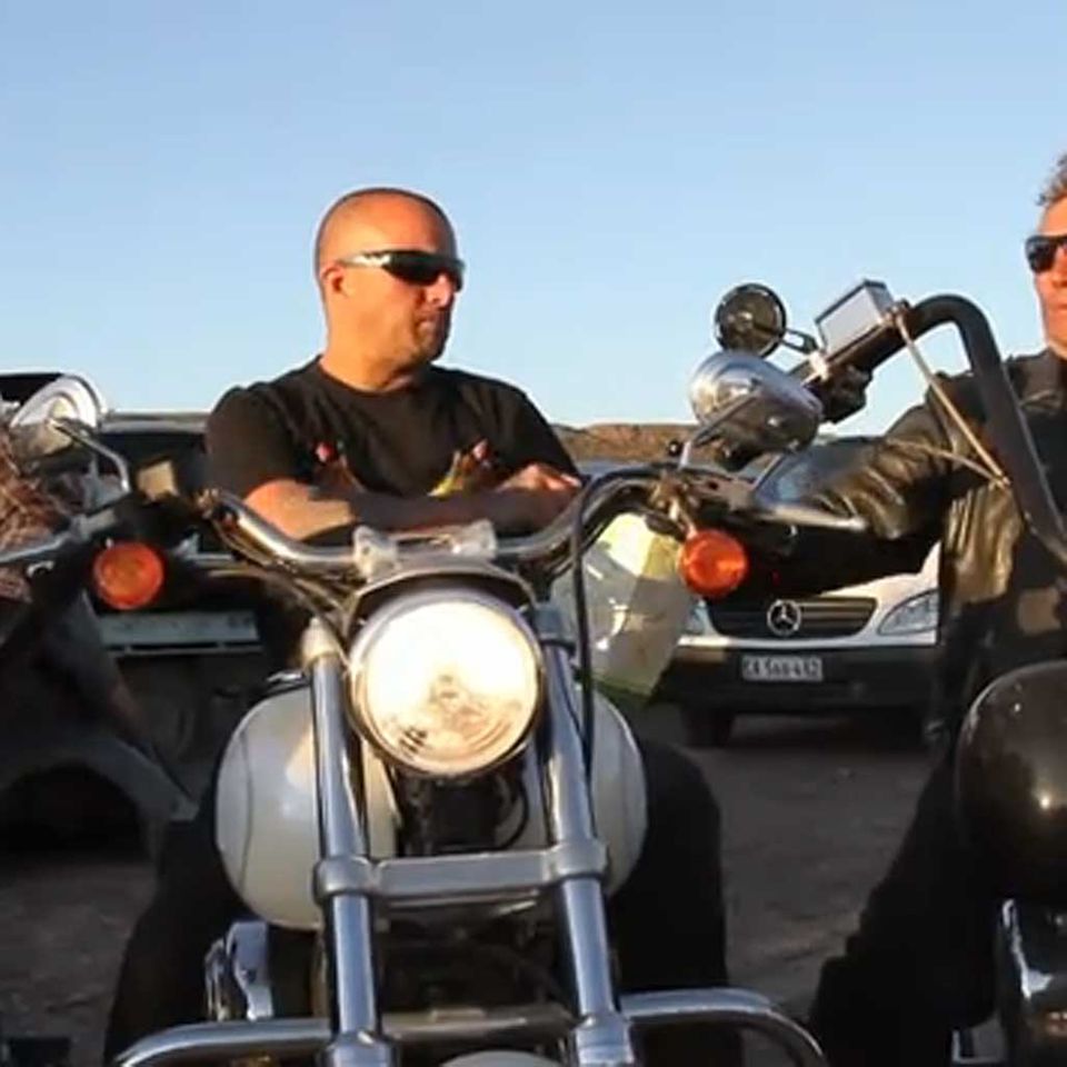Die südafrikanischen Hells Angels reichen Popcorn weiter Die südafrikanischen Hells Angels reichen Popcorn weiter