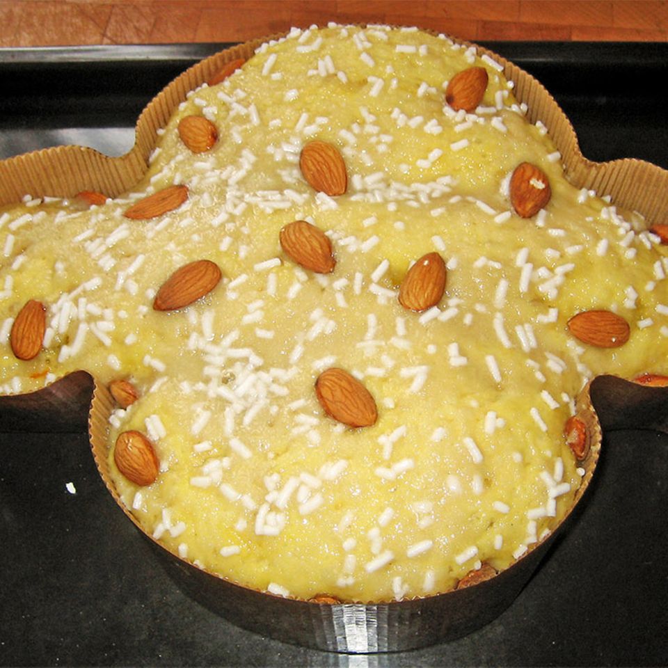 Bevor die Colomba Pasquale in den Ofen kommt, braucht es etwas Geduld Bevor die Colomba Pasquale in den Ofen kommt, braucht es etwas Geduld