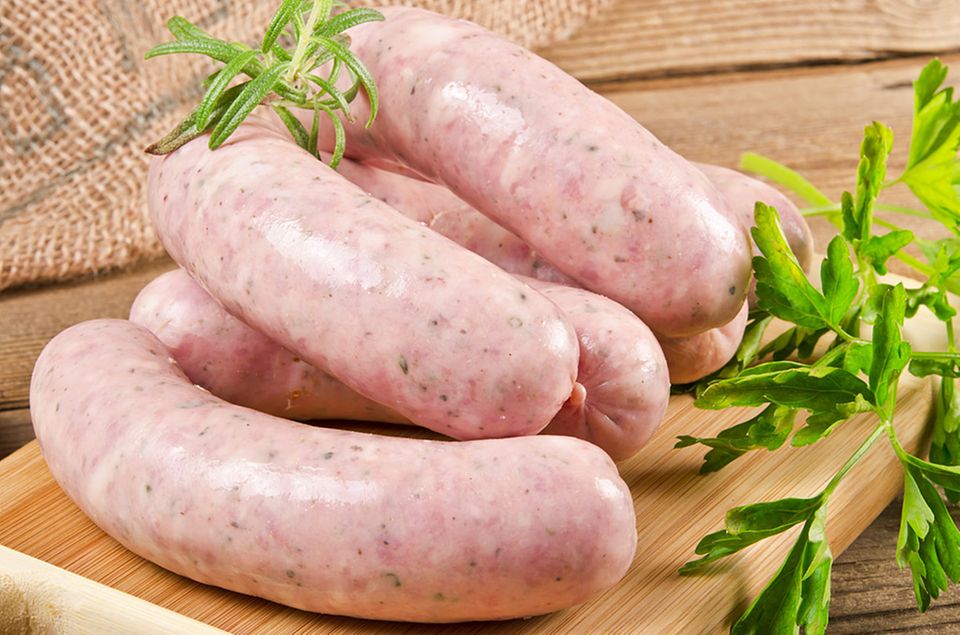 Wurst ist eine beliebte Einlage für Zurek Wurst ist eine beliebte Einlage für Zurek
