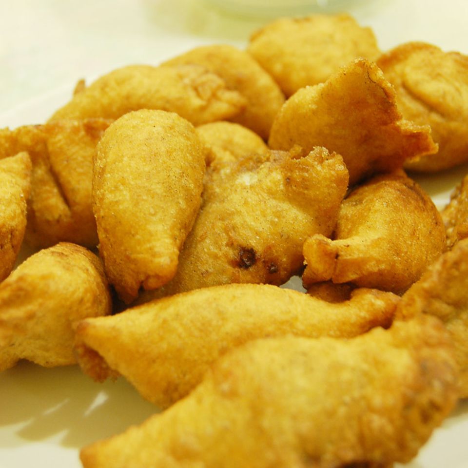 Sättigende Einlage für Fanesca: frittierte Teigtaschen Sättigende Einlage für Fanesca: frittierte Teigtaschen