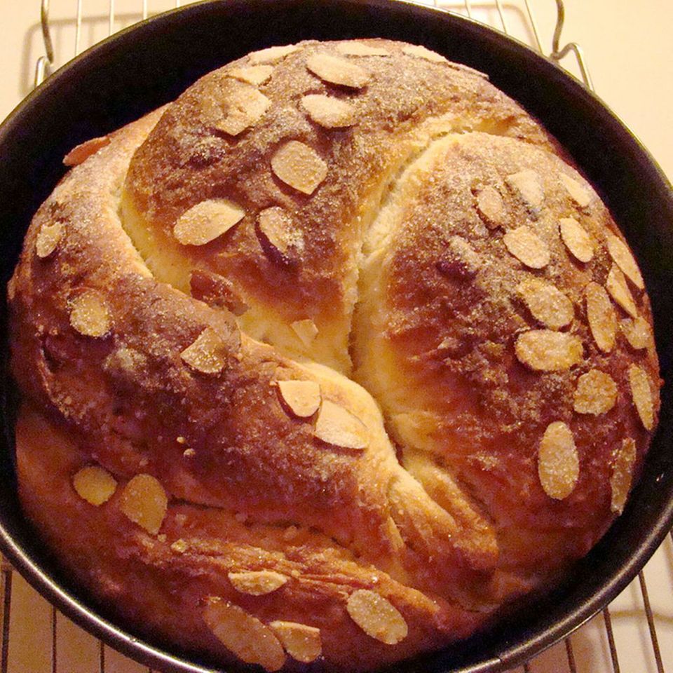 Kosunak: bulgarisches Osterbrot Kosunak: bulgarisches Osterbrot