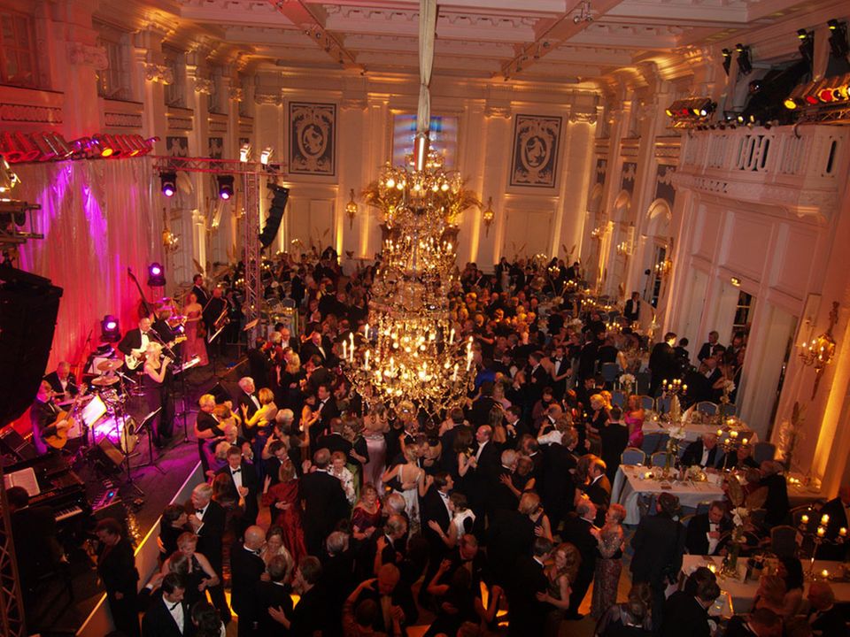 Beim Ball über den Wolken sorgen eine Band und ein DJ für die richtige Musik Beim Ball über den Wolken sorgen eine Band und ein DJ für die richtige Musik