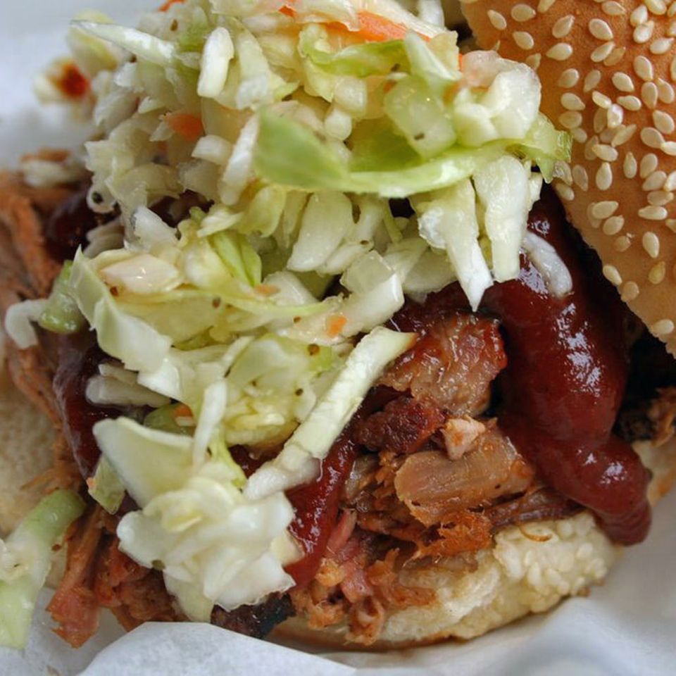 Coleslaw wird gern für Burger verwendet Coleslaw wird gern für Burger verwendet