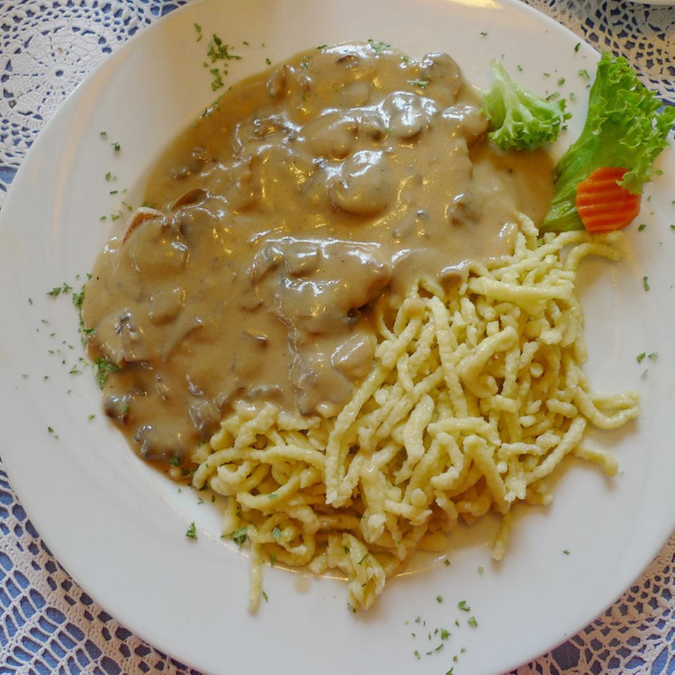 Jägerschnitzel mit Spätzle Jägerschnitzel mit Spätzle
