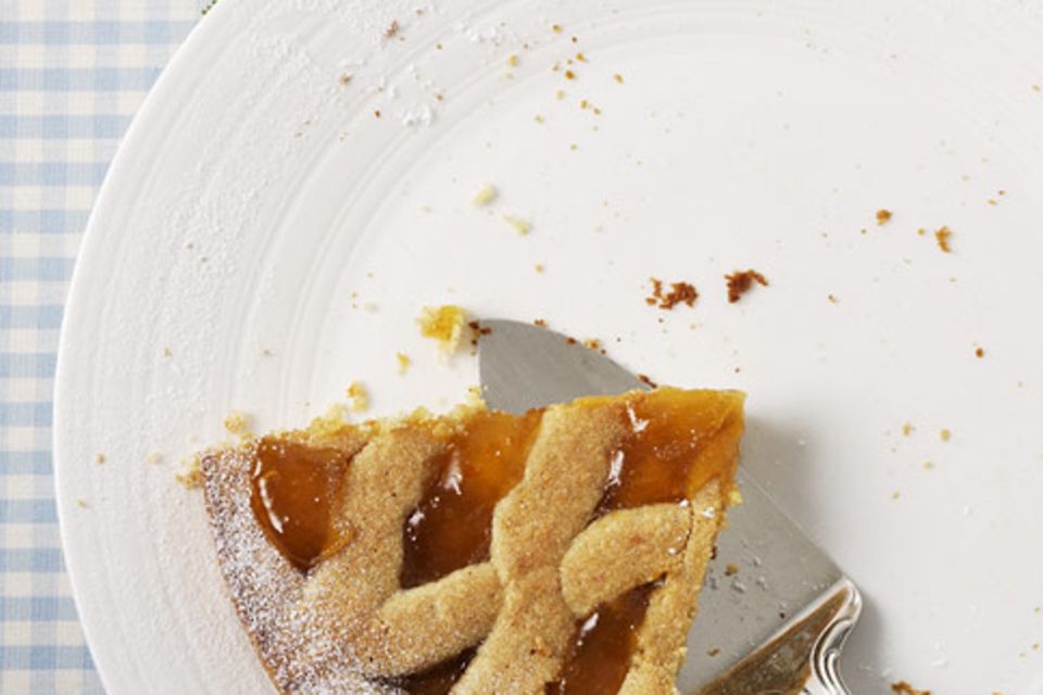 Linzer Torte mit typischem Gittermuster Linzer Torte mit typischem Gittermuster
