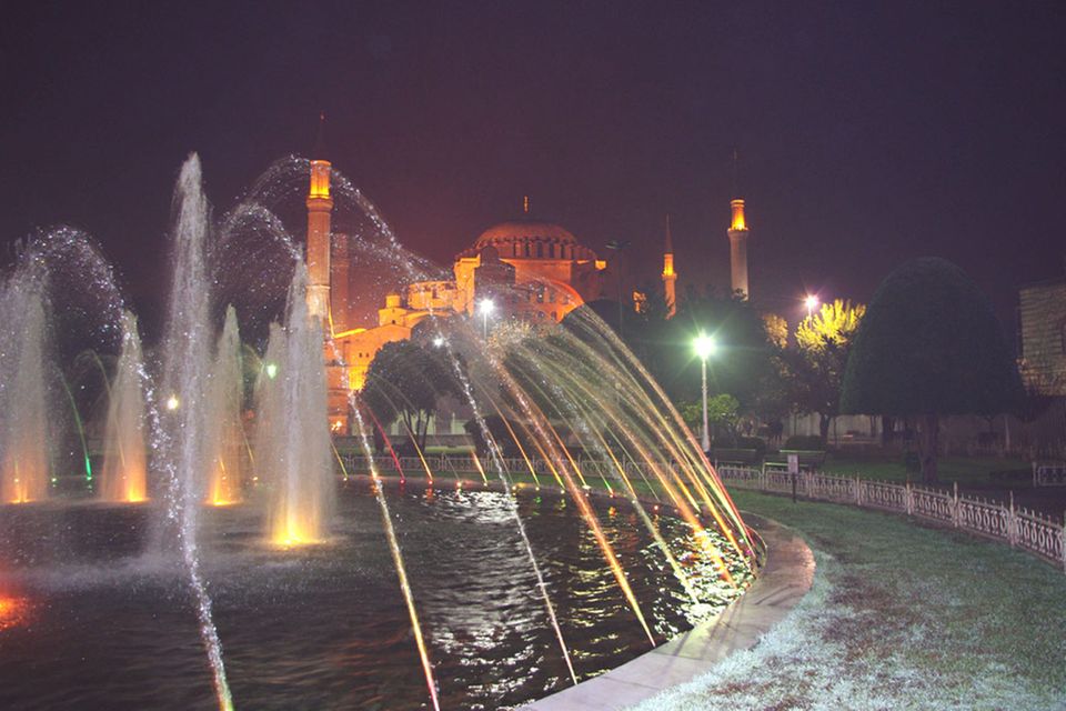 Die Hagia Sophia ist eines der Wahrzeichen in Istanbul