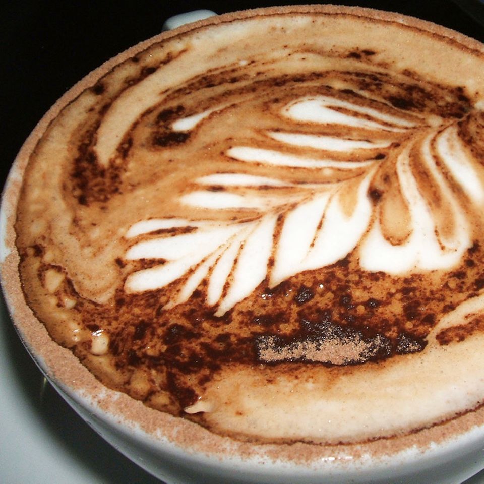 Toppings auf Kaffeesezialitäten sorgen für zusätzliche Kalorien Toppings auf Kaffeesezialitäten sorgen für zusätzliche Kalorien