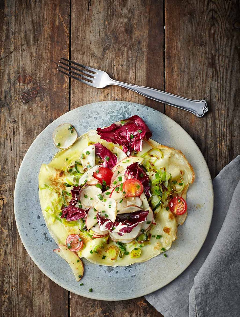 Lecker als angemachter Topinambur-Apfel-Salat zu Lauchpfannkuchen Lecker als angemachter Topinambur-Apfel-Salat zu Lauchpfannkuchen