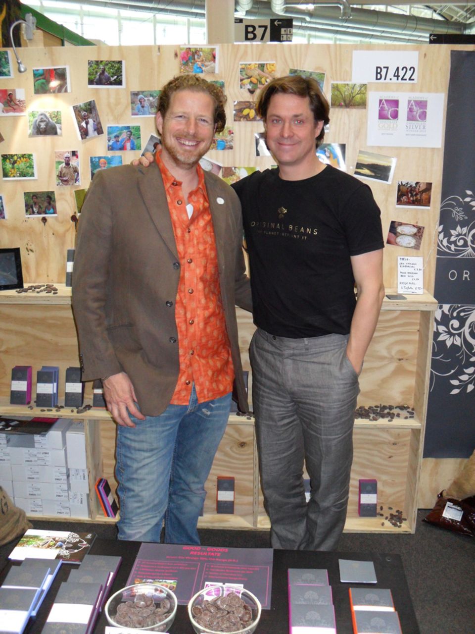 Harald Sorst (links) mit Philipp Kauffmann auf der Good Goods Messe 2011 Harald Sorst (links) mit Philipp Kauffmann auf der Good Goods Messe 2011