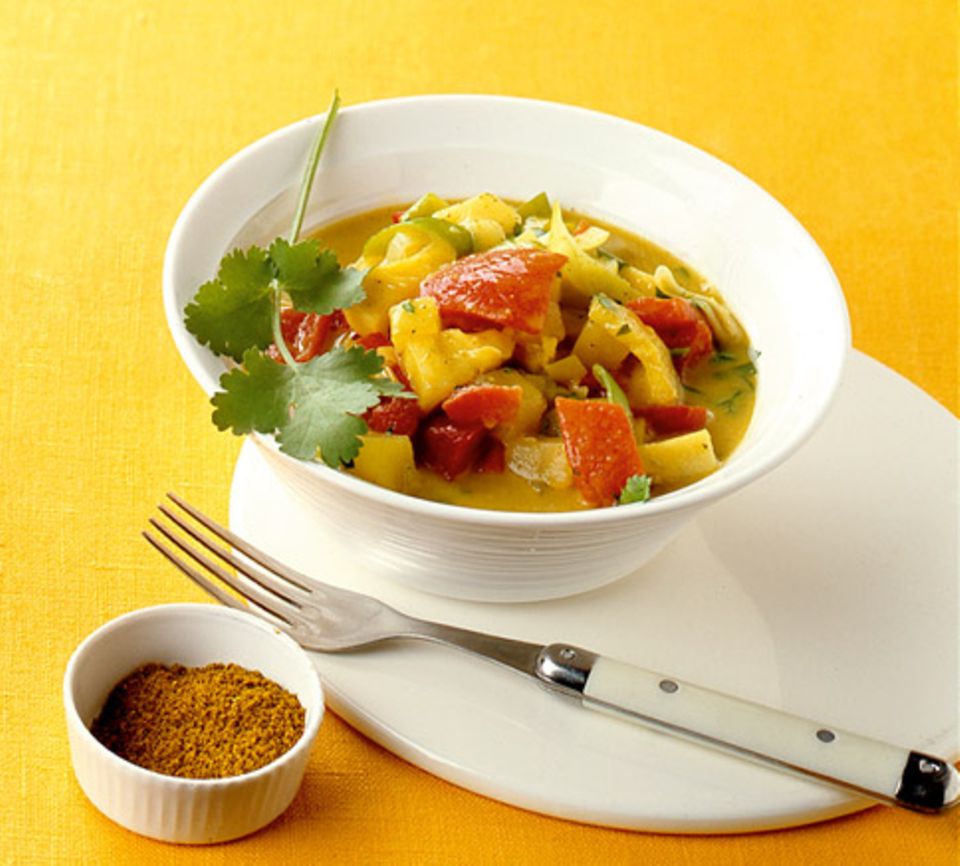 Die gelbe Farbe des Curry entsteht durch Kurkuma Die gelbe Farbe des Curry entsteht durch Kurkuma
