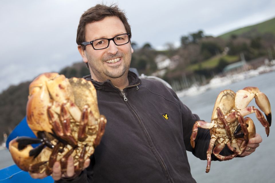 Der bekannte englische Koch Mitch Tonks hat das Crab Festival in South Devon mit initiiert Der bekannte englische Koch Mitch Tonks hat das Crab Festival in South Devon mit initiiert