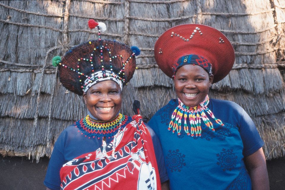 Zulu-Frauen im Lesedi Cultural Village Zulu-Frauen im Lesedi Cultural Village